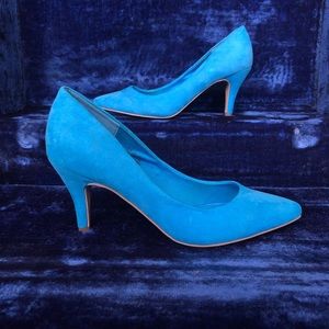 Light blue suede pumps size 5